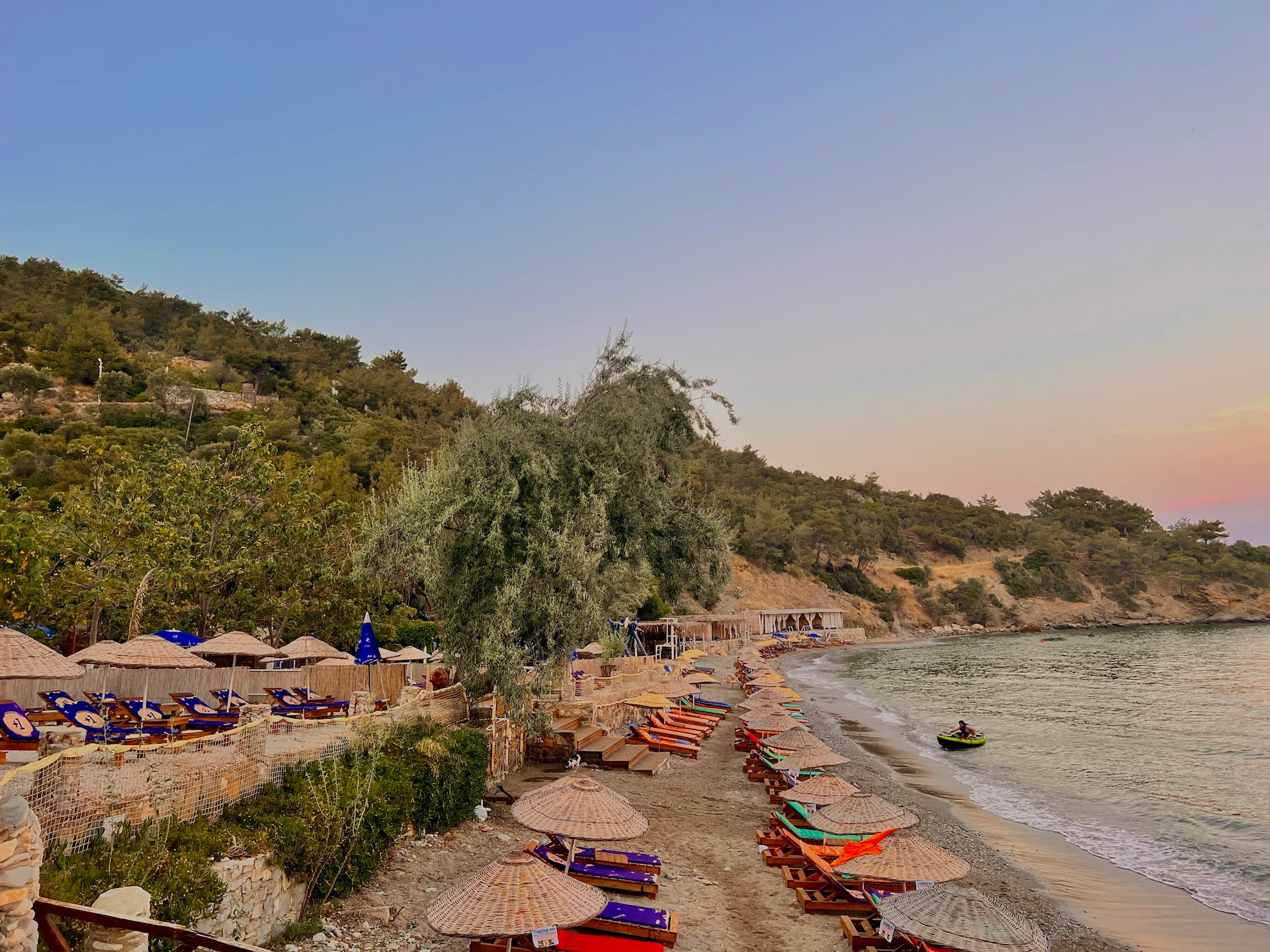 İzmir’e Yakın Aile Kamp Yeri: Doğayla İç İçe Huzurlu Tatil Seçenekleri